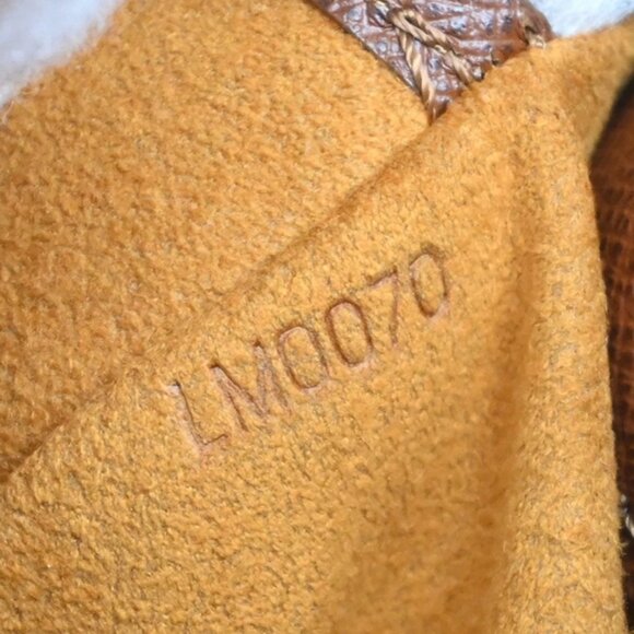 LOUIS VUITTON Musette Salsa Short Shoulder Bag Monogram BN Spain M51258 82YH478 - Picture 15 of 16